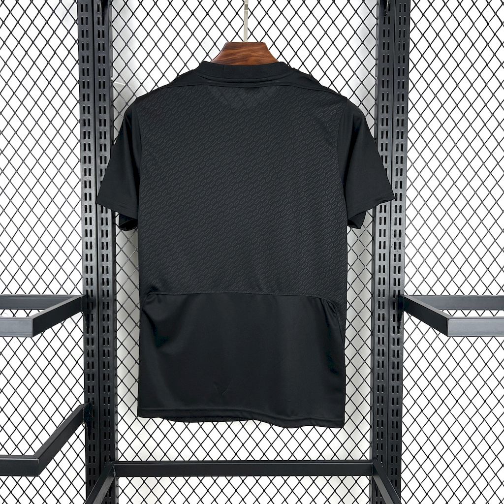 Liverpool 2025/26 Black Special Edition Jersey